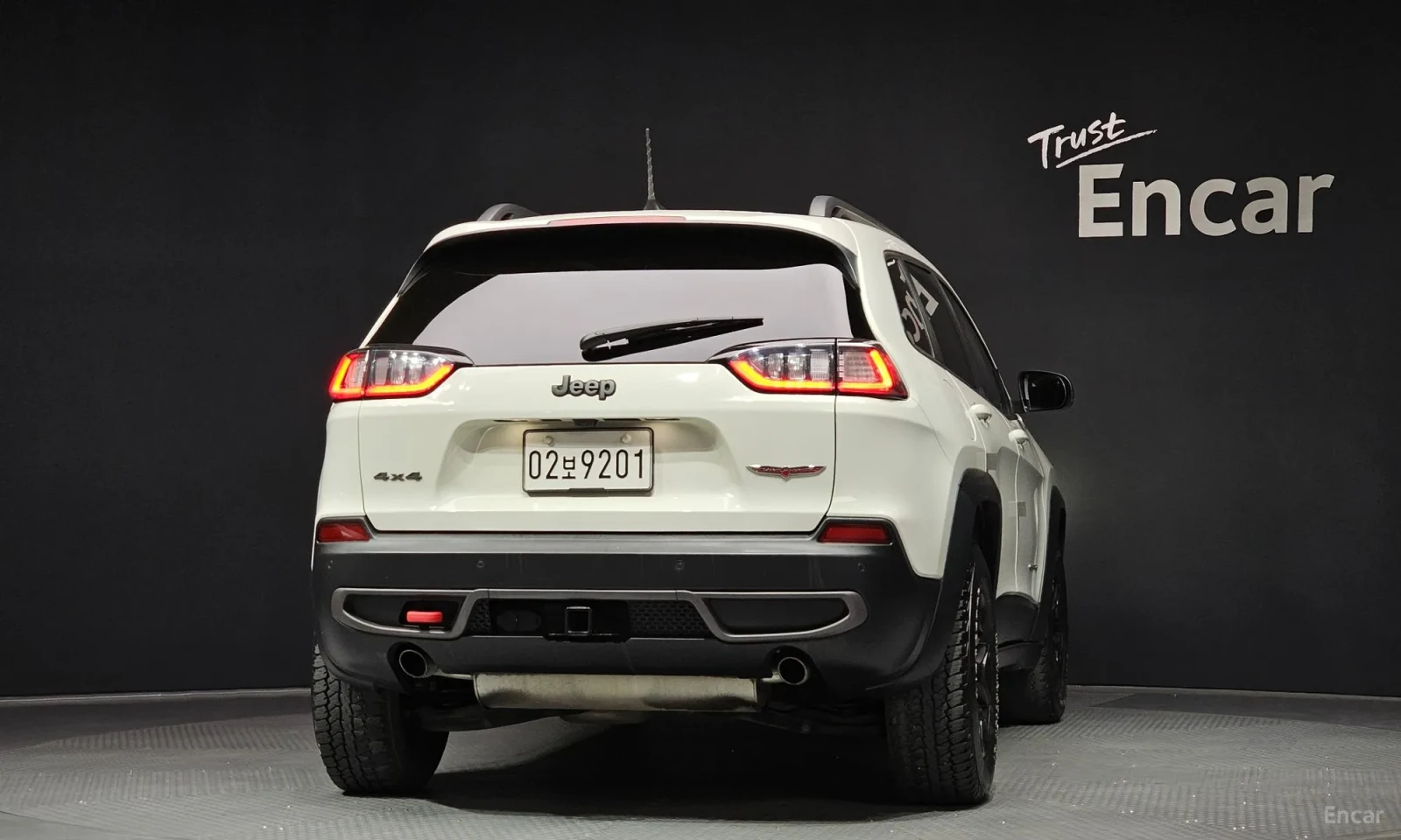 Jeep Cherokee АВАНСОВО ПЛАЩАНЕ\RAILHAWK 3.2 v6 274hp, снимка 4 - Автомобили и джипове - 56081766