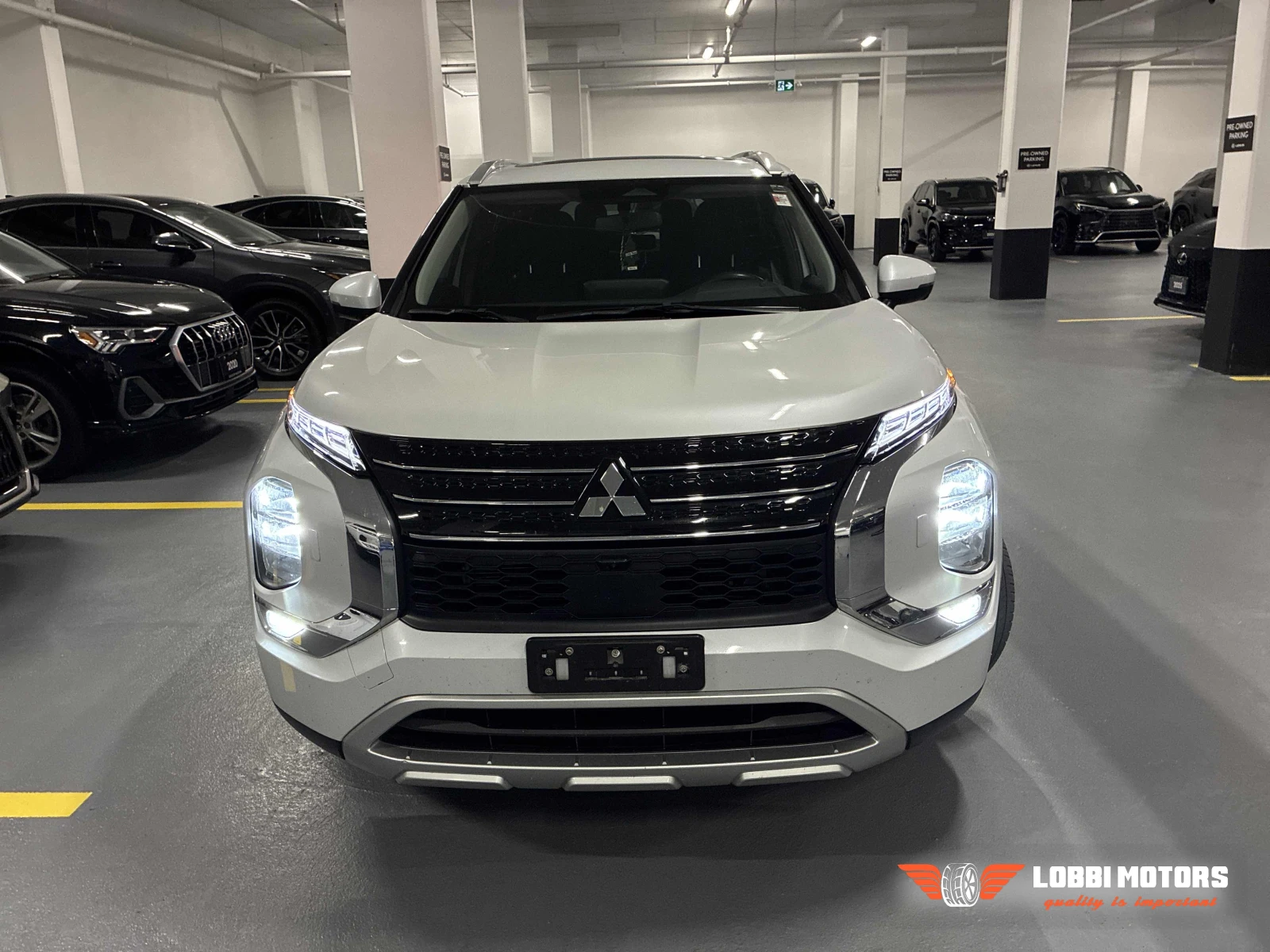 Mitsubishi Outlander, снимка 13 - Автомобили и джипове - 56113697