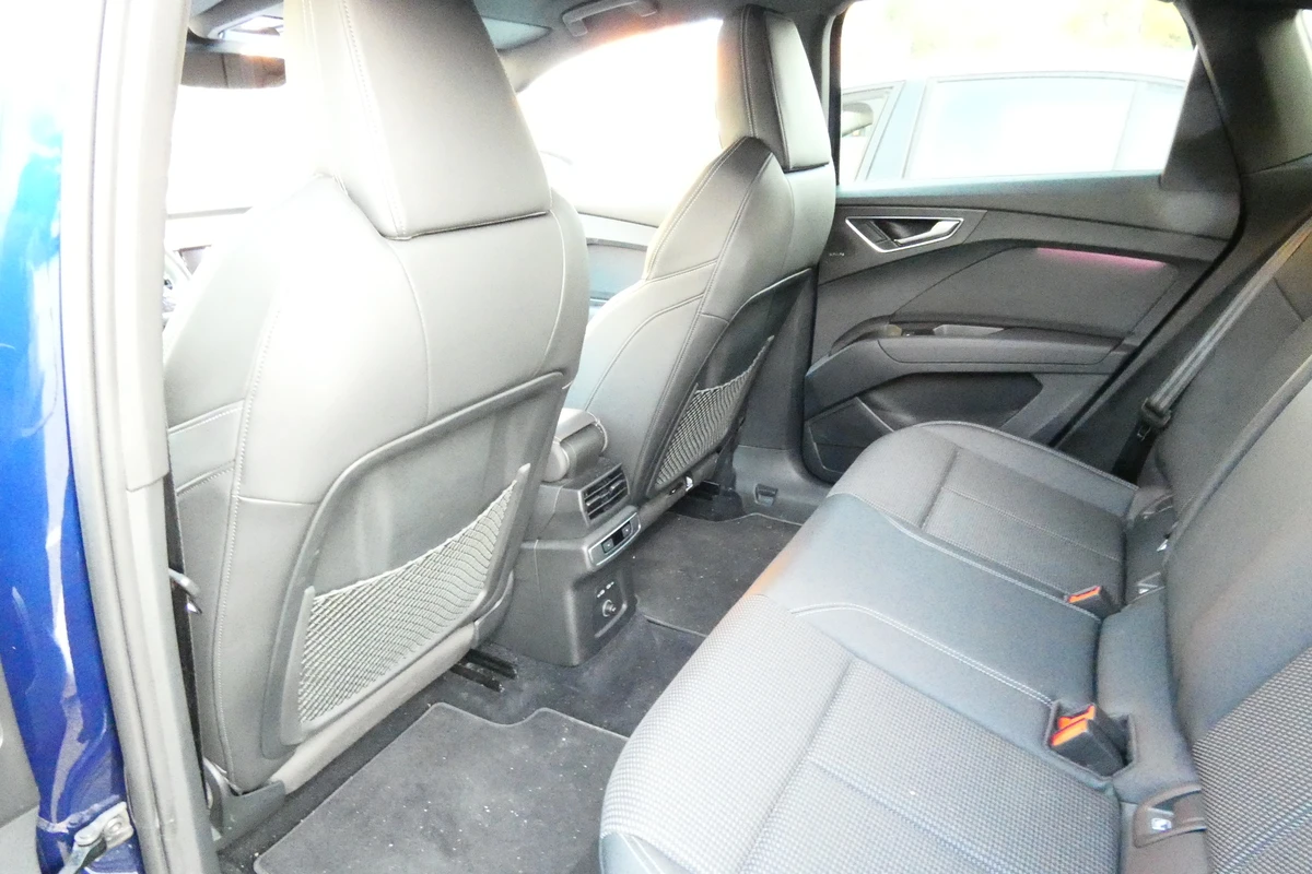 Audi Q4 Sportback, E-Tron, 40 S-Line, снимка 13 - Автомобили и джипове - 56123337