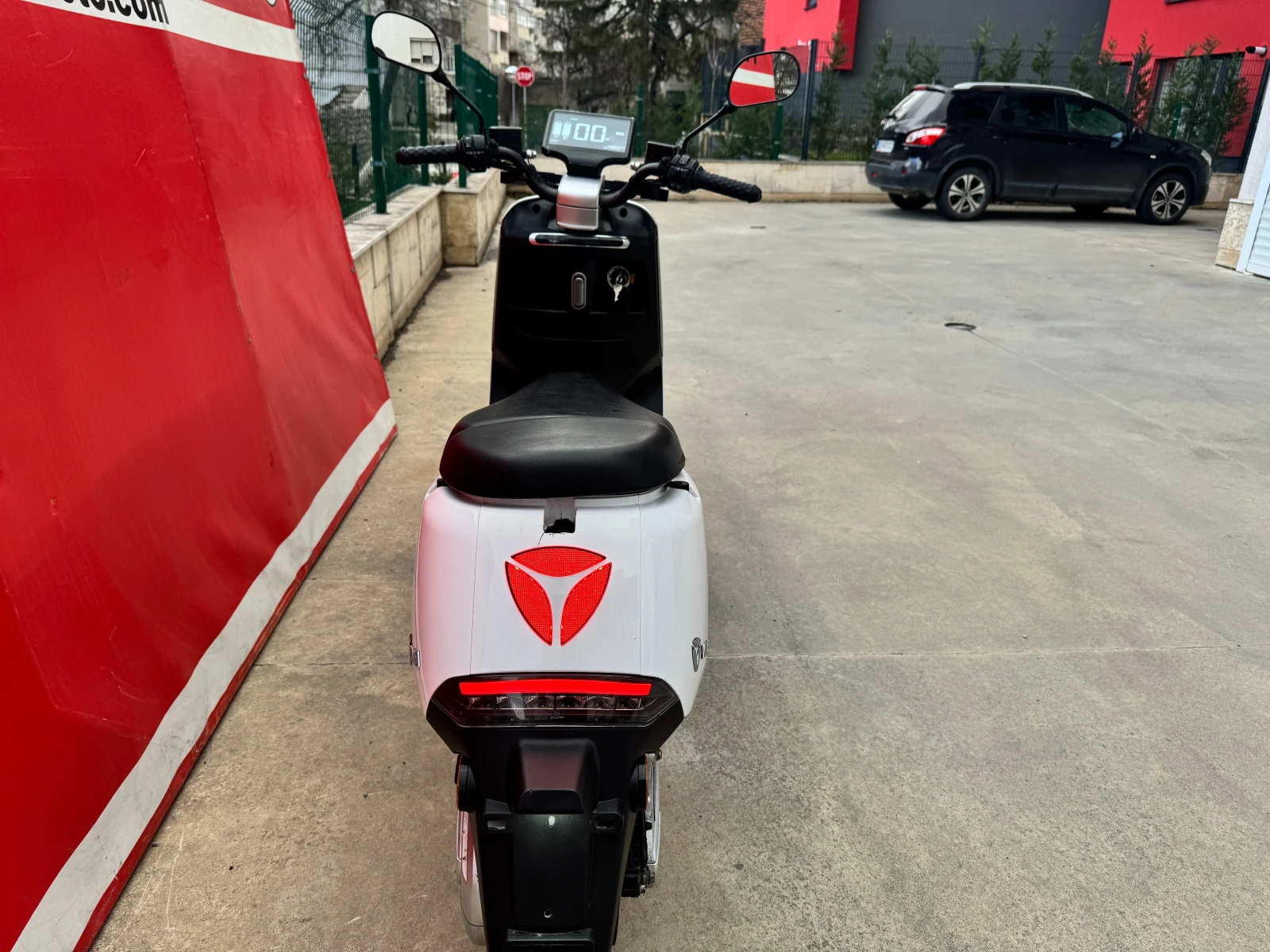 Други Друг  Yadea G5с 49cc. 2, 3kw! - изображение 5