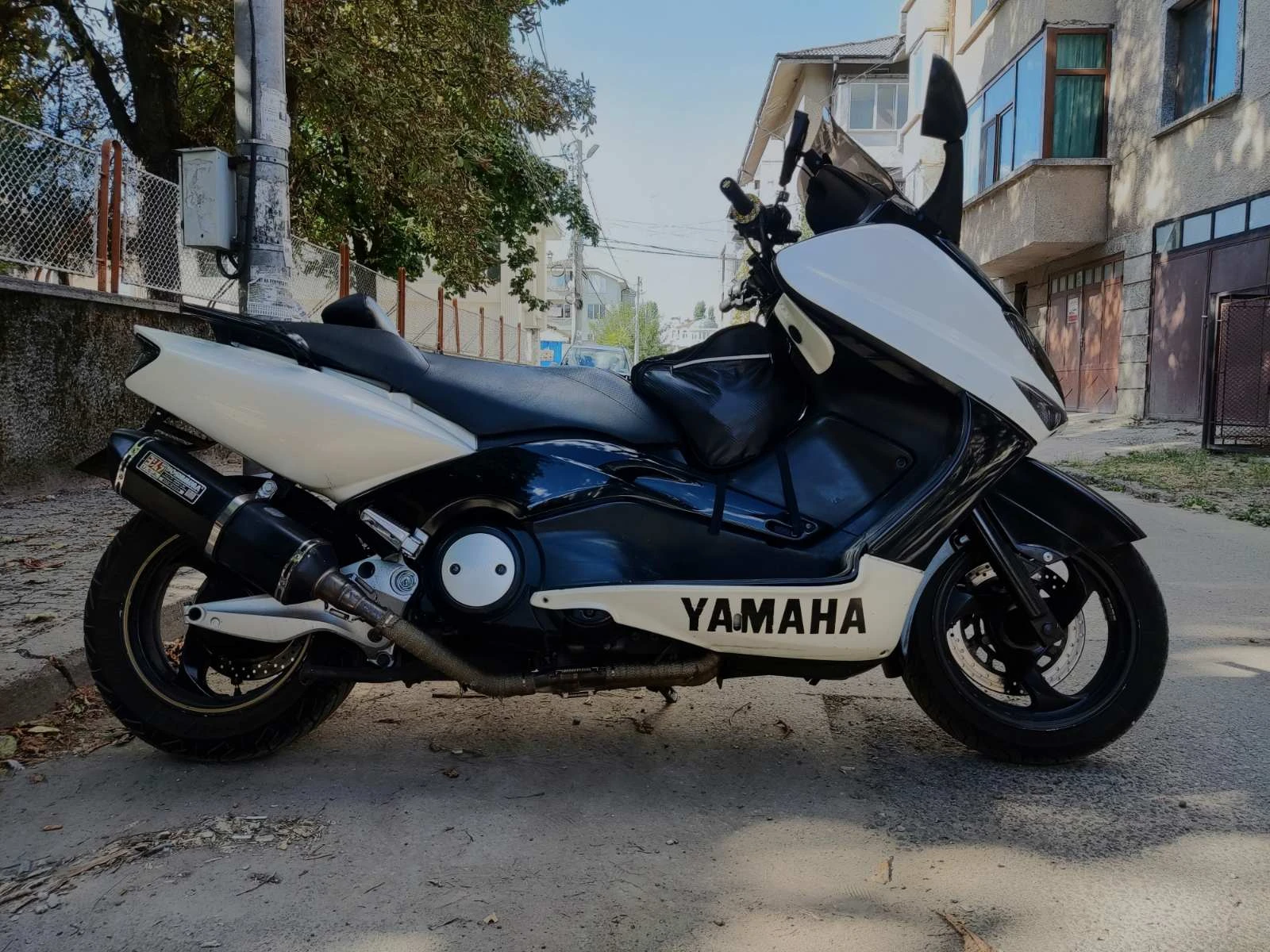 Yamaha T-max Гаражен | Обслужен | Многобройни екстри, снимка 2 - Мотоциклети и мототехника - 56255187