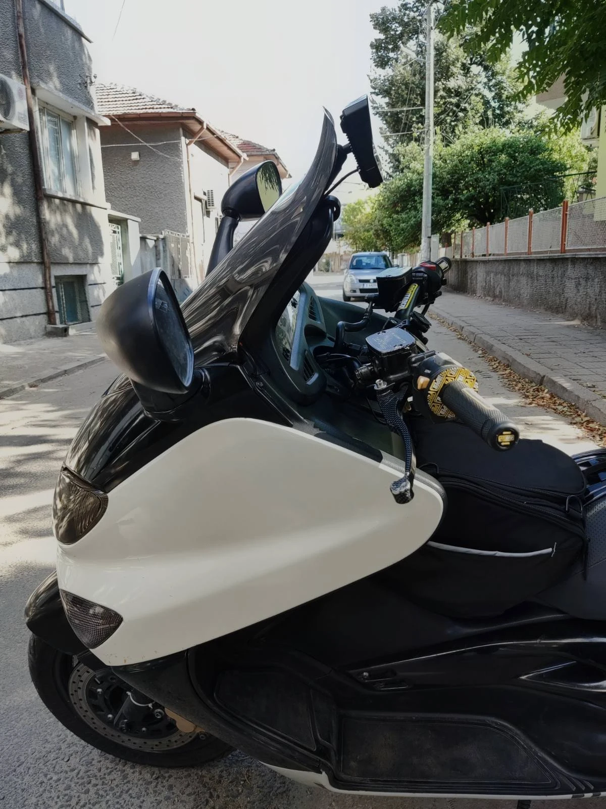 Yamaha T-max Гаражен | Обслужен | Многобройни екстри, снимка 4 - Мотоциклети и мототехника - 56255187