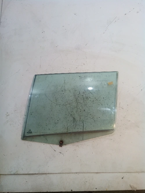 Задно ляво странично стъкло за БМВ Е46 320D