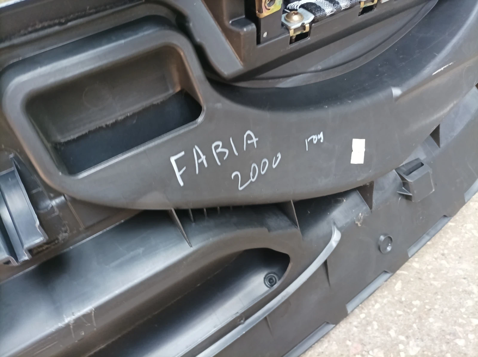     . 2000 . | Mobile.bg   3