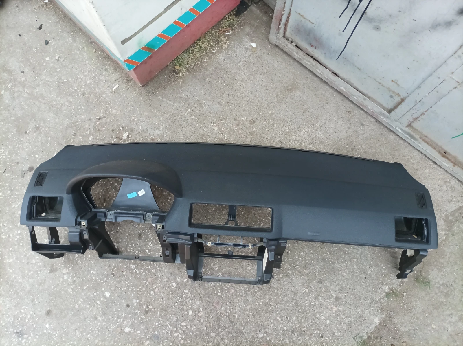     . 2000 . | Mobile.bg   7