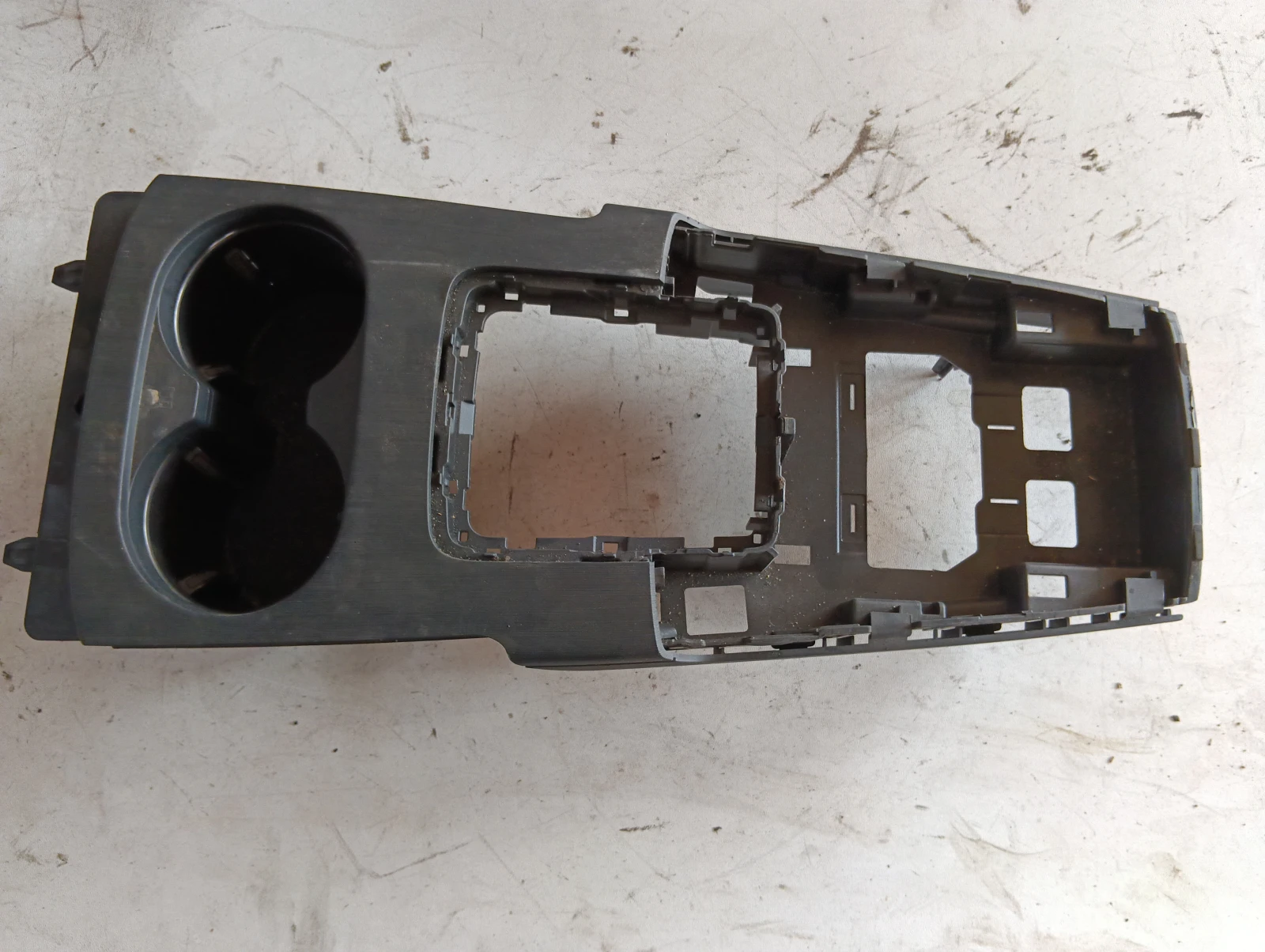 централна конзола 8V1864261F Audi A3