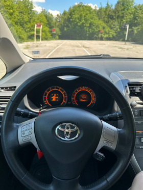 Toyota Auris 1.6 , снимка 9