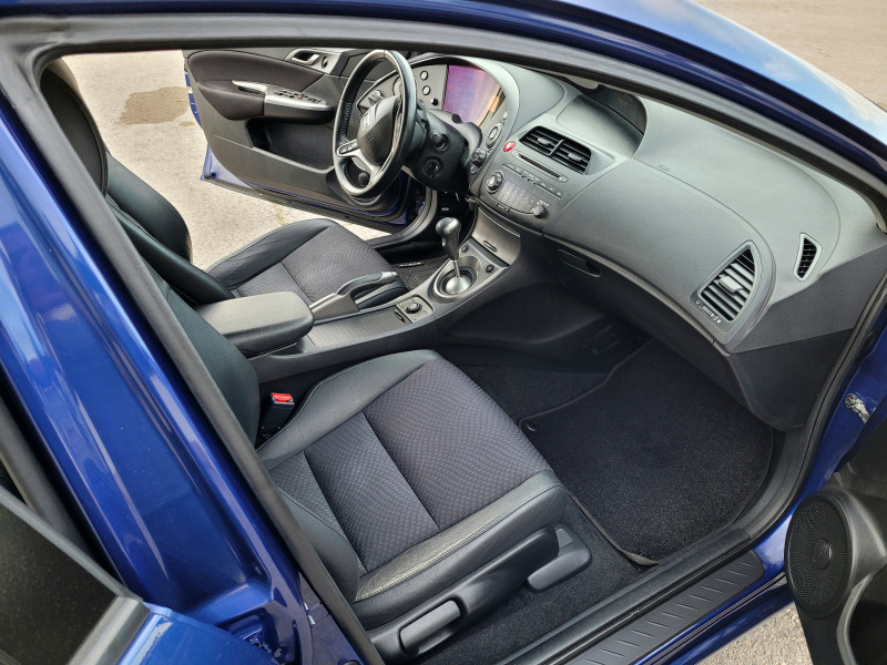 Honda Civic 1, 8- vtec Sport GT, снимка 9 - Автомобили и джипове - 45604901