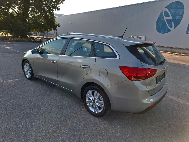 Kia Ceed 1.6 НАВИ-LED, снимка 4 - Автомобили и джипове - 47325342