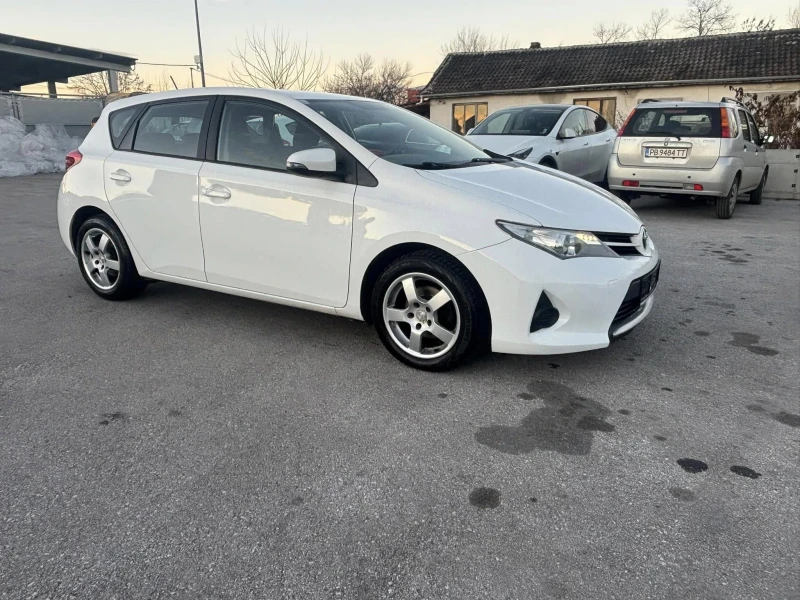 Toyota Auris 1.4 D4D , снимка 3 - Автомобили и джипове - 48368963