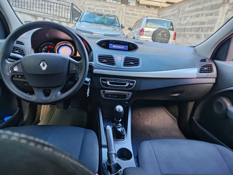 Renault Megane 1.5 DCi, снимка 9 - Автомобили и джипове - 48463654