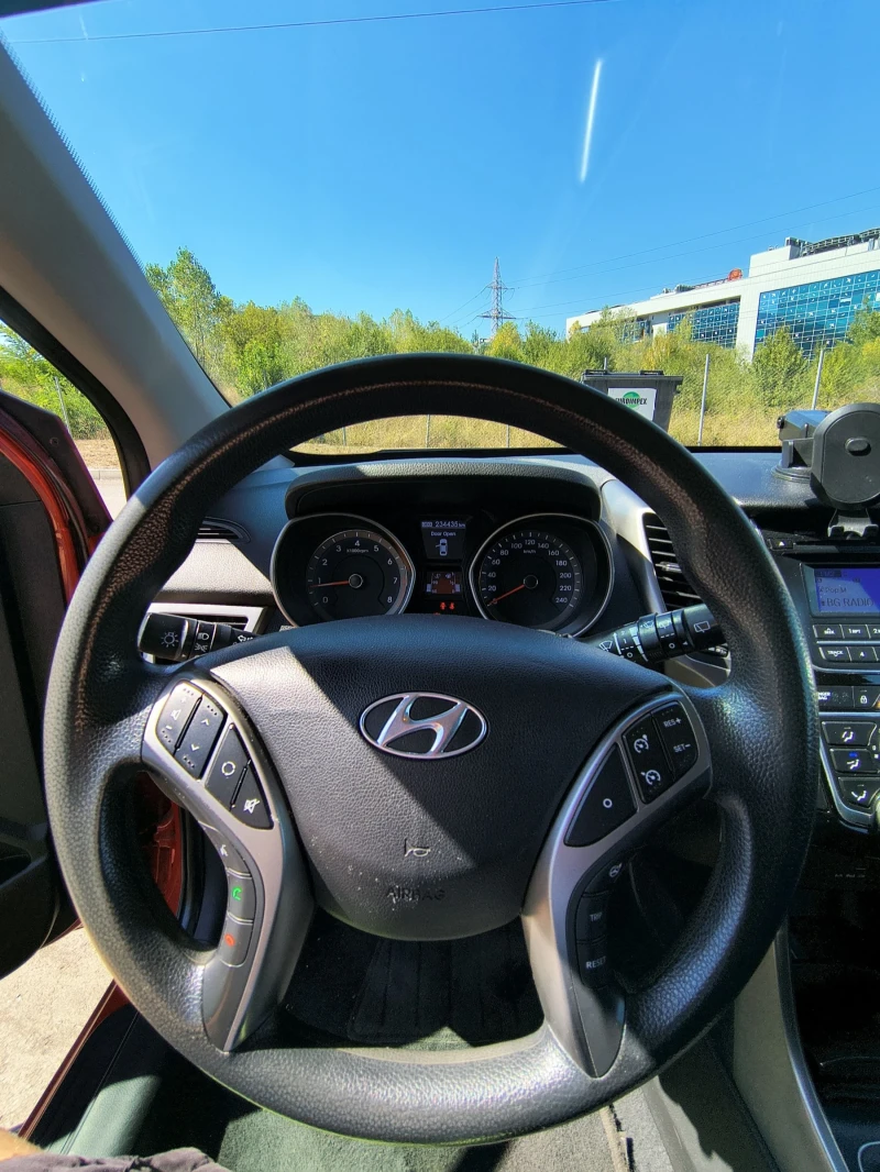Hyundai I30 1.4i, снимка 14 - Автомобили и джипове - 51539694