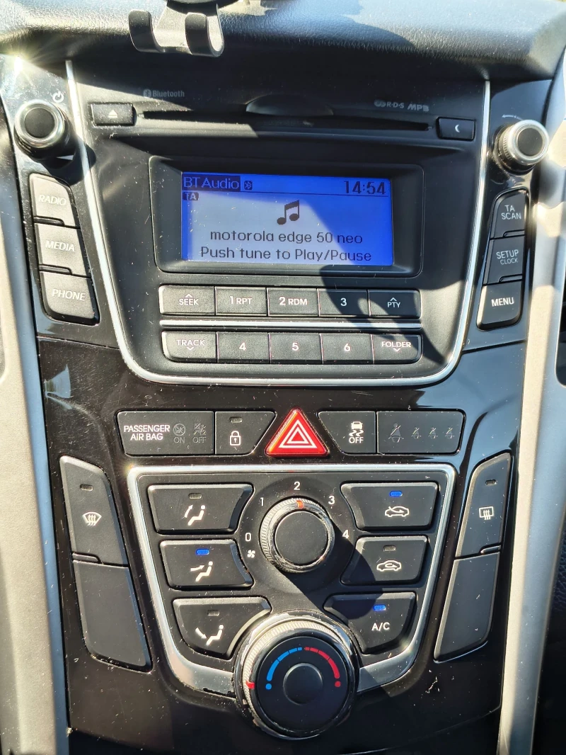 Hyundai I30 1.4i, снимка 16 - Автомобили и джипове - 51539694