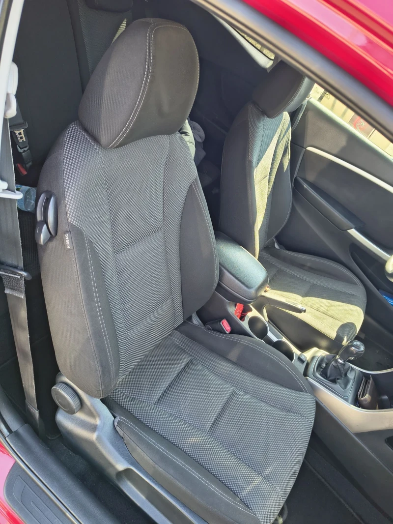 Hyundai I30 1.4i, снимка 9 - Автомобили и джипове - 51539694