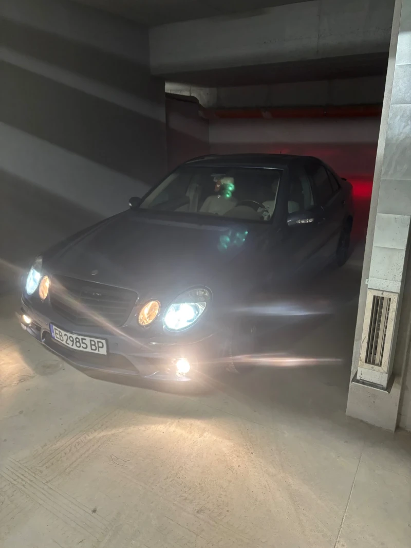 Mercedes-Benz E 500, снимка 9 - Автомобили и джипове - 52946911