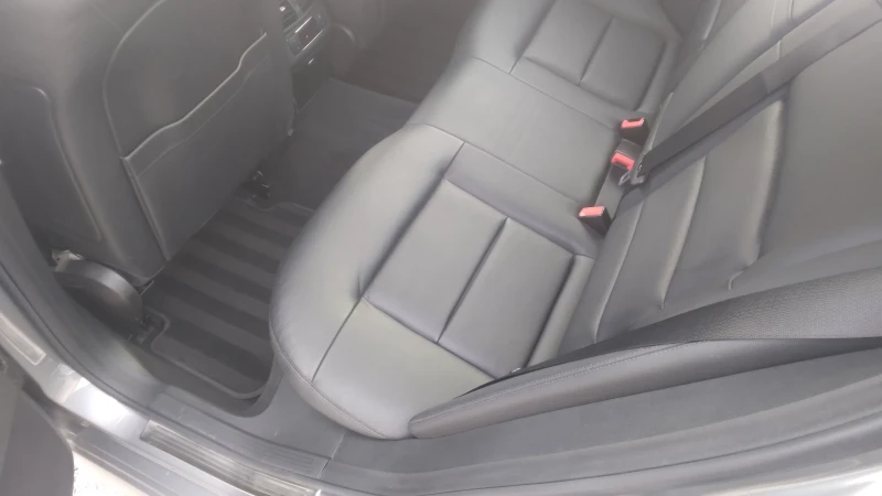 Mercedes-Benz E 350 Mercedes-Benz E-Klasse E 350 CDI 4Matic Avantgarde, снимка 11 - Автомобили и джипове - 52642192