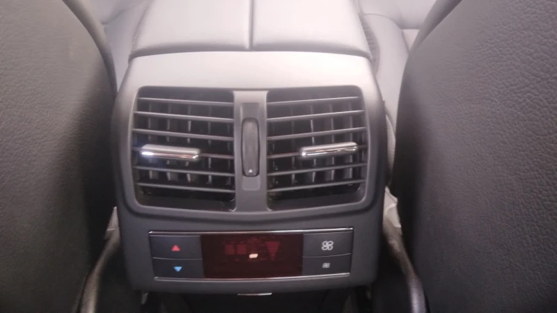 Mercedes-Benz E 350 Mercedes-Benz E-Klasse E 350 CDI 4Matic Avantgarde, снимка 16 - Автомобили и джипове - 52642192