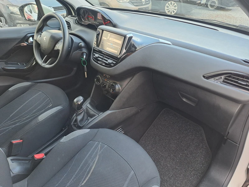 Peugeot 208 1.0 VTI, снимка 9 - Автомобили и джипове - 53295363