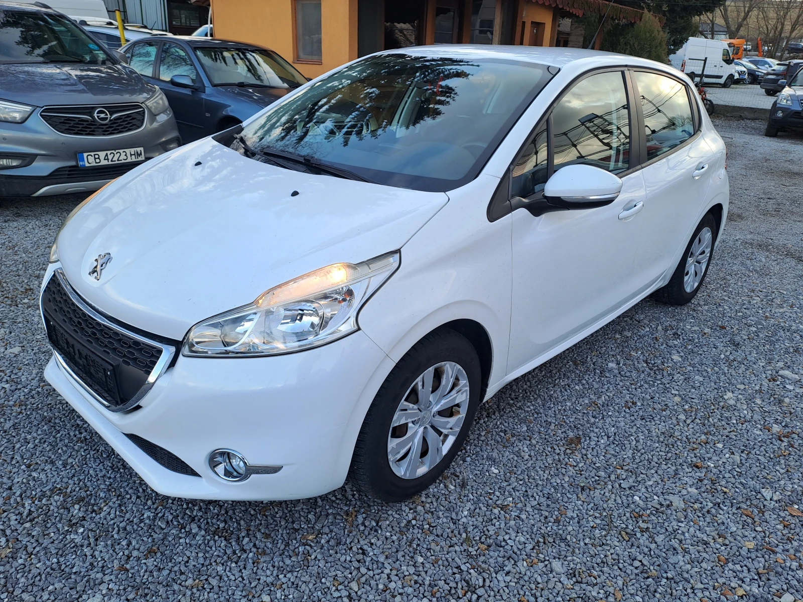 Peugeot 208 1.0 VTI, снимка 1