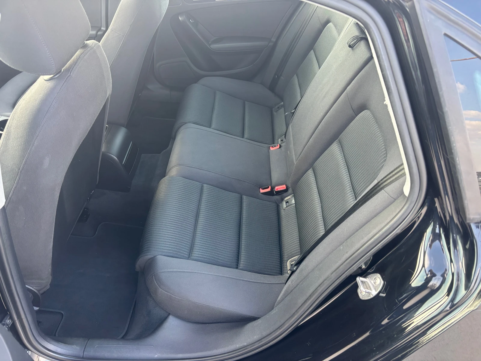 Audi A4 2.0TDI-143kc, снимка 8 - Автомобили и джипове - 44222541