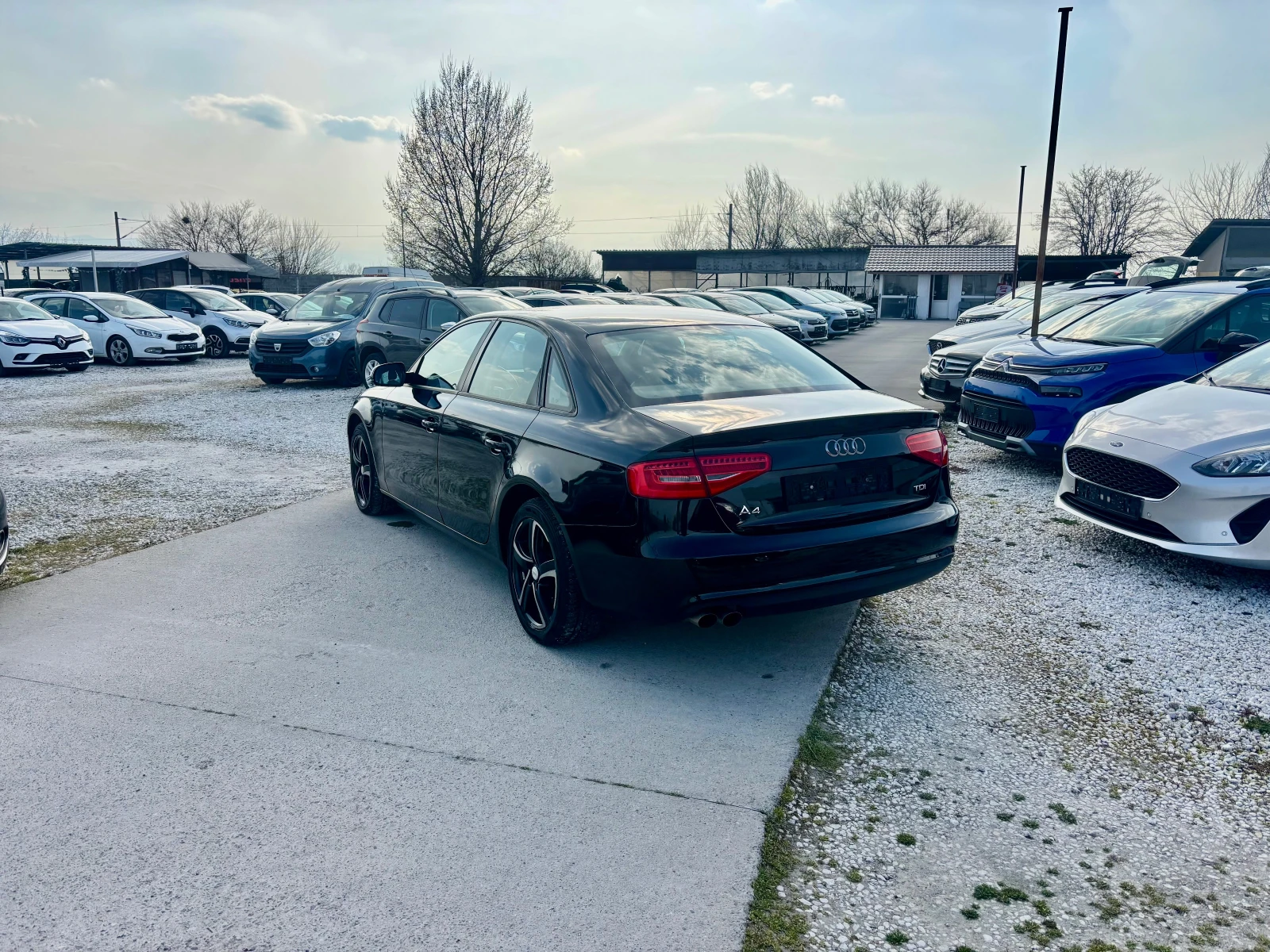 Audi A4 2.0TDI-143kc, снимка 4 - Автомобили и джипове - 44222541