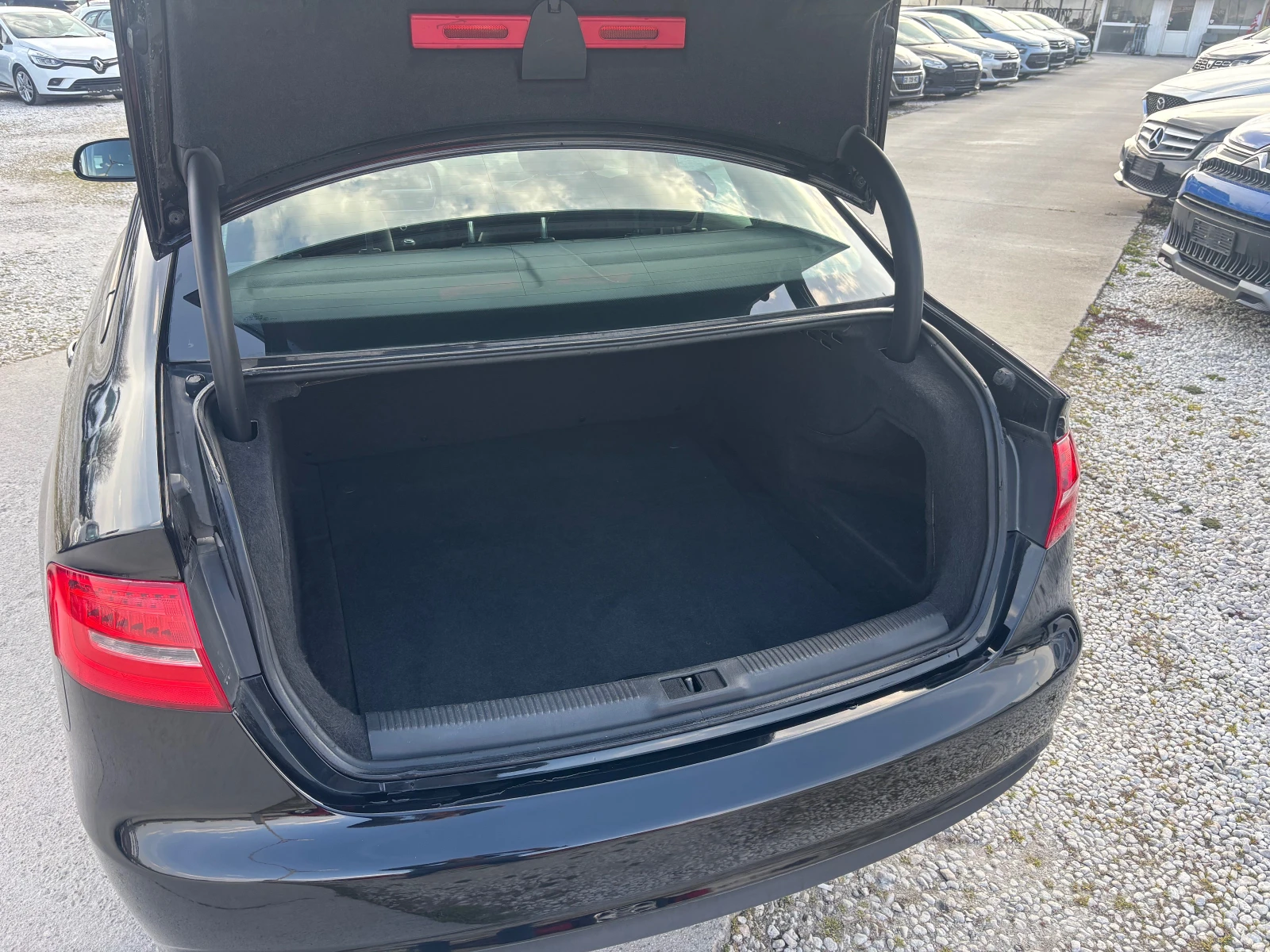 Audi A4 2.0TDI-143kc, снимка 10 - Автомобили и джипове - 44222541