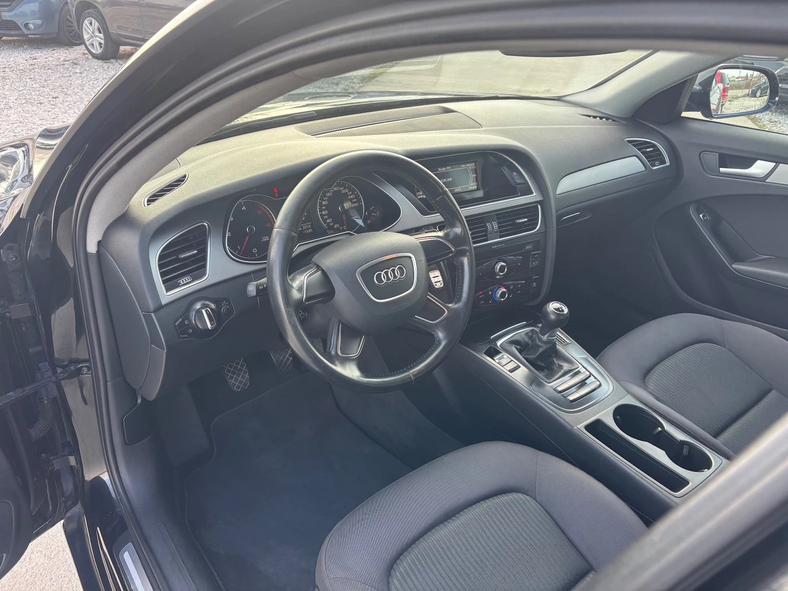 Audi A4 2.0TDI-143kc, снимка 5 - Автомобили и джипове - 44222541