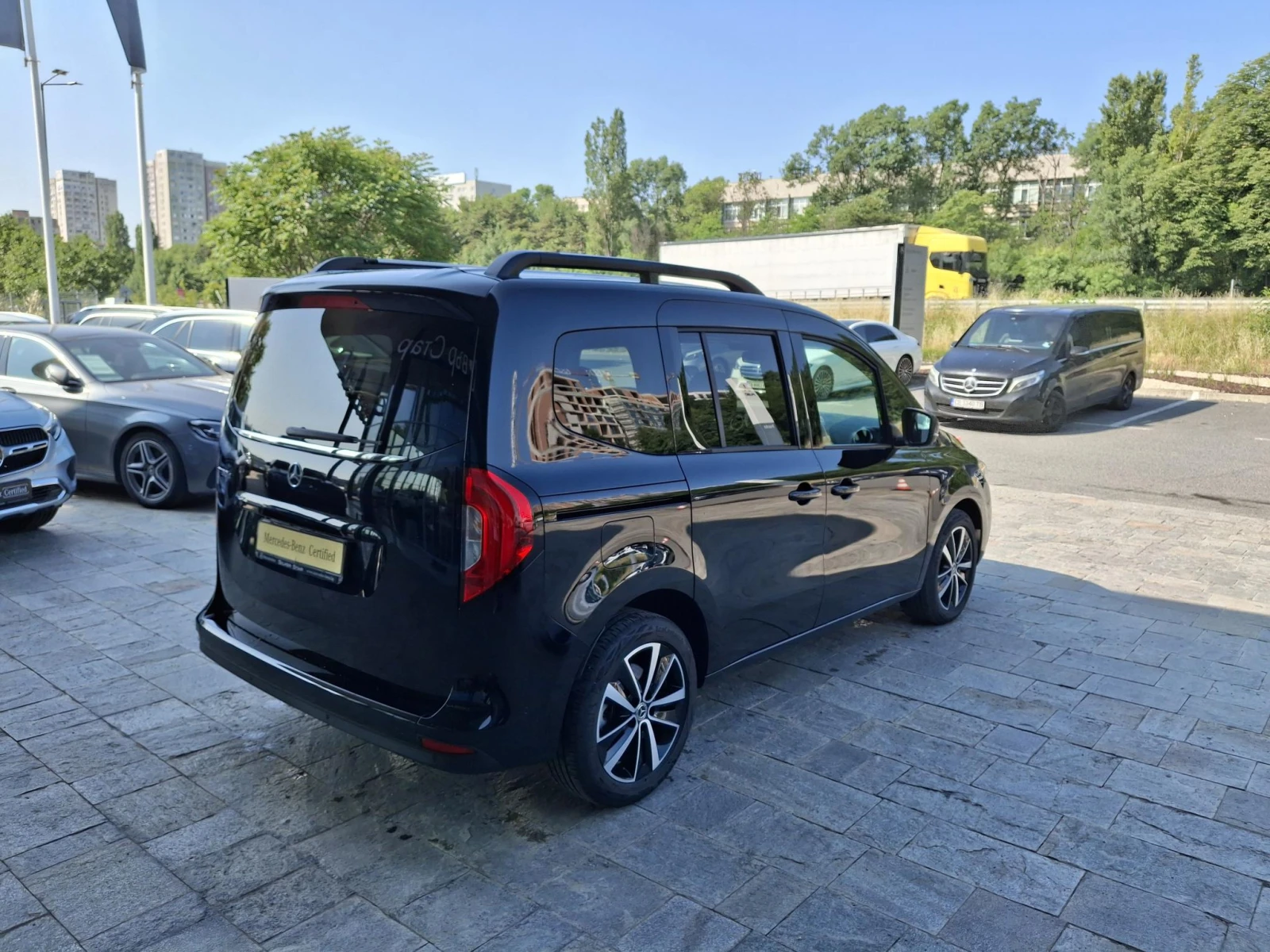 Mercedes-Benz T-класа 180d - изображение 5