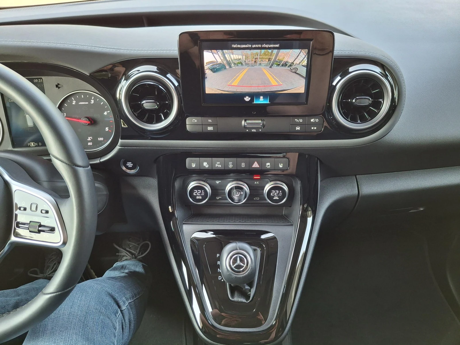 Mercedes-Benz T-класа 180d - изображение 10