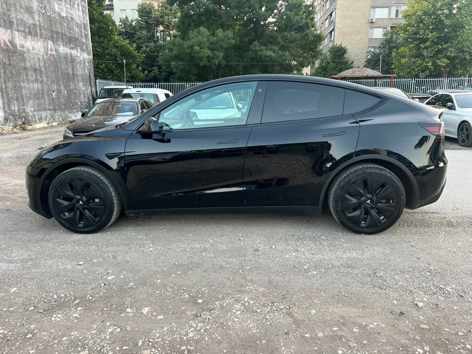 Tesla Model Y  - изображение 8
