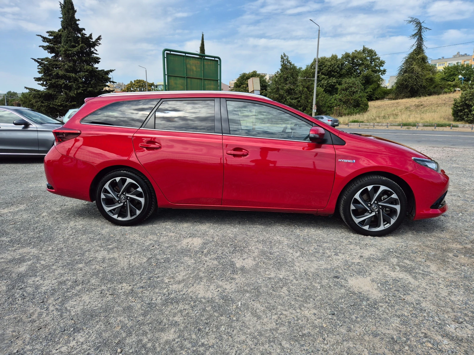 Toyota Auris 1.8i HYBRID - изображение 6