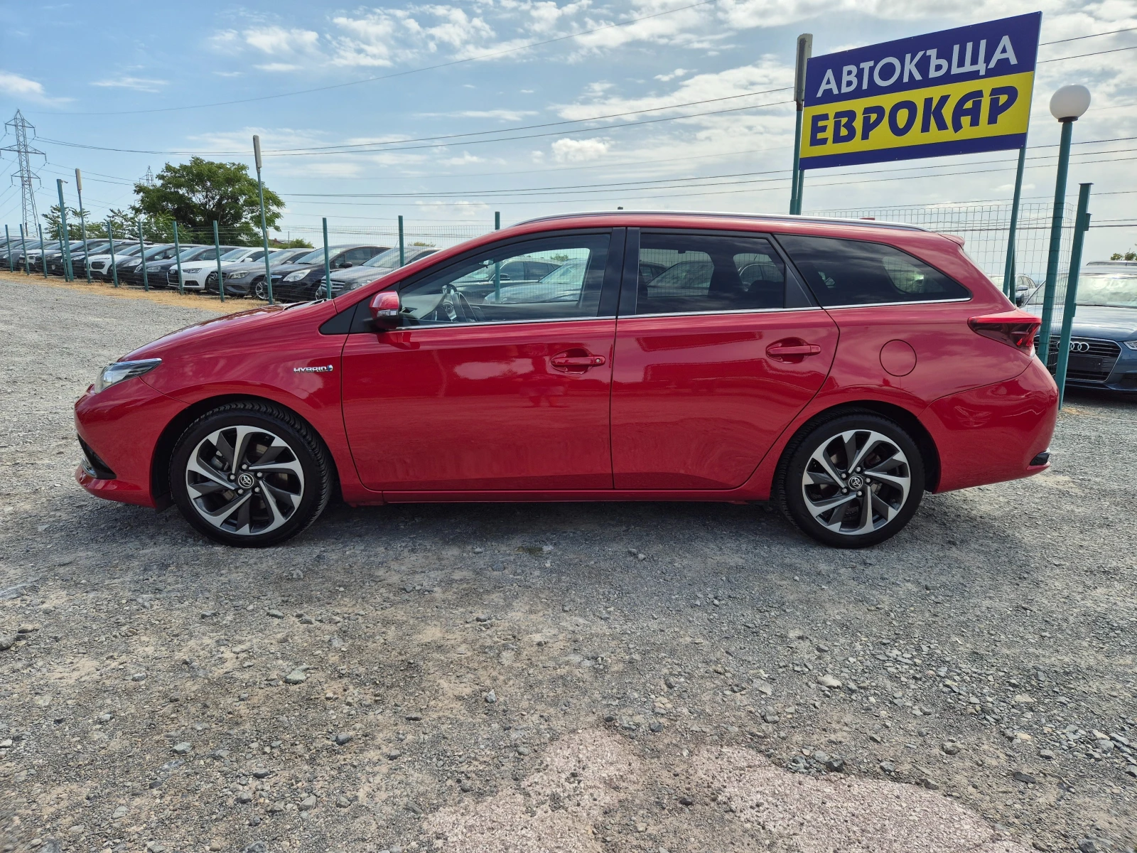 Toyota Auris 1.8i HYBRID - изображение 2