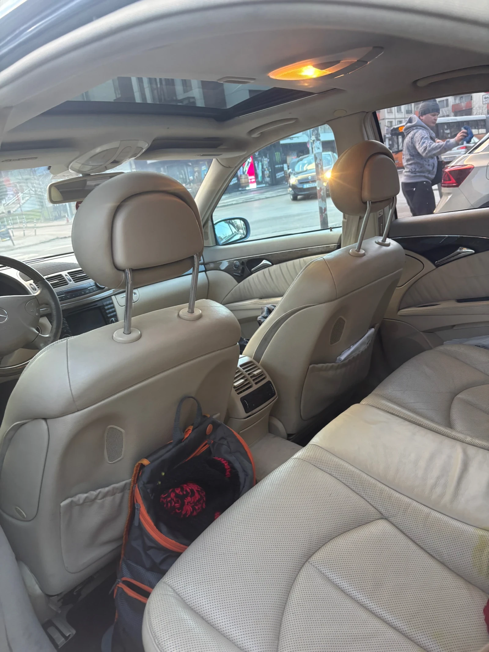 Mercedes-Benz E 500  - изображение 6