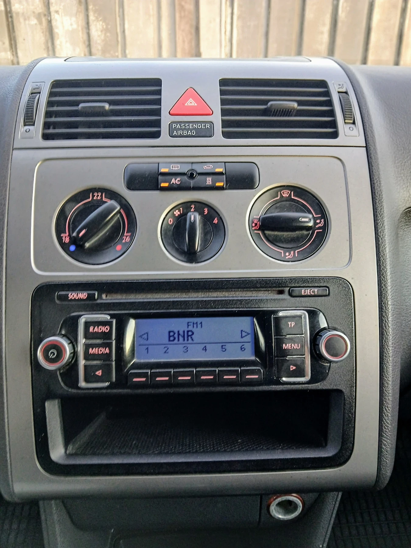 VW Touran 1.9TDI-105к.с - изображение 9