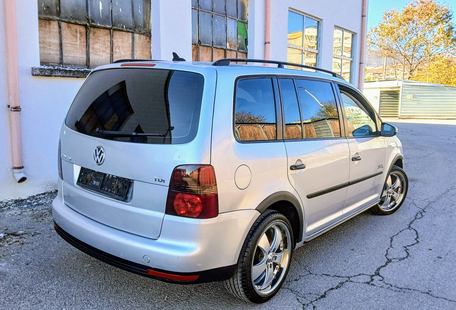 VW Touran 1.9TDI-105к.с - изображение 4