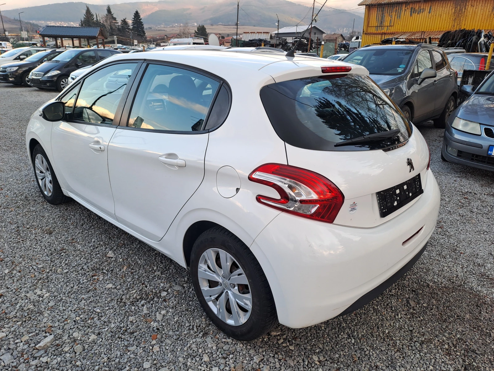 Peugeot 208 1.0 VTI - изображение 5