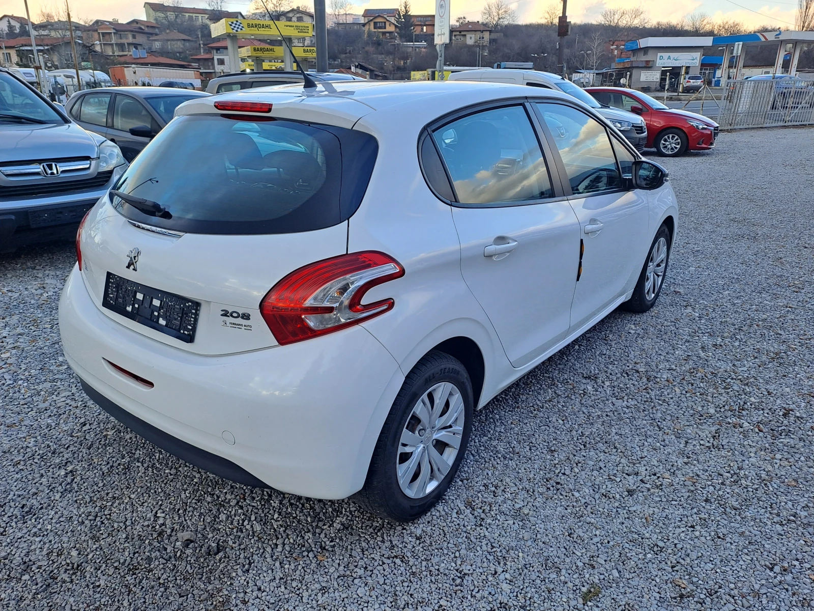 Peugeot 208 1.0 VTI - изображение 4