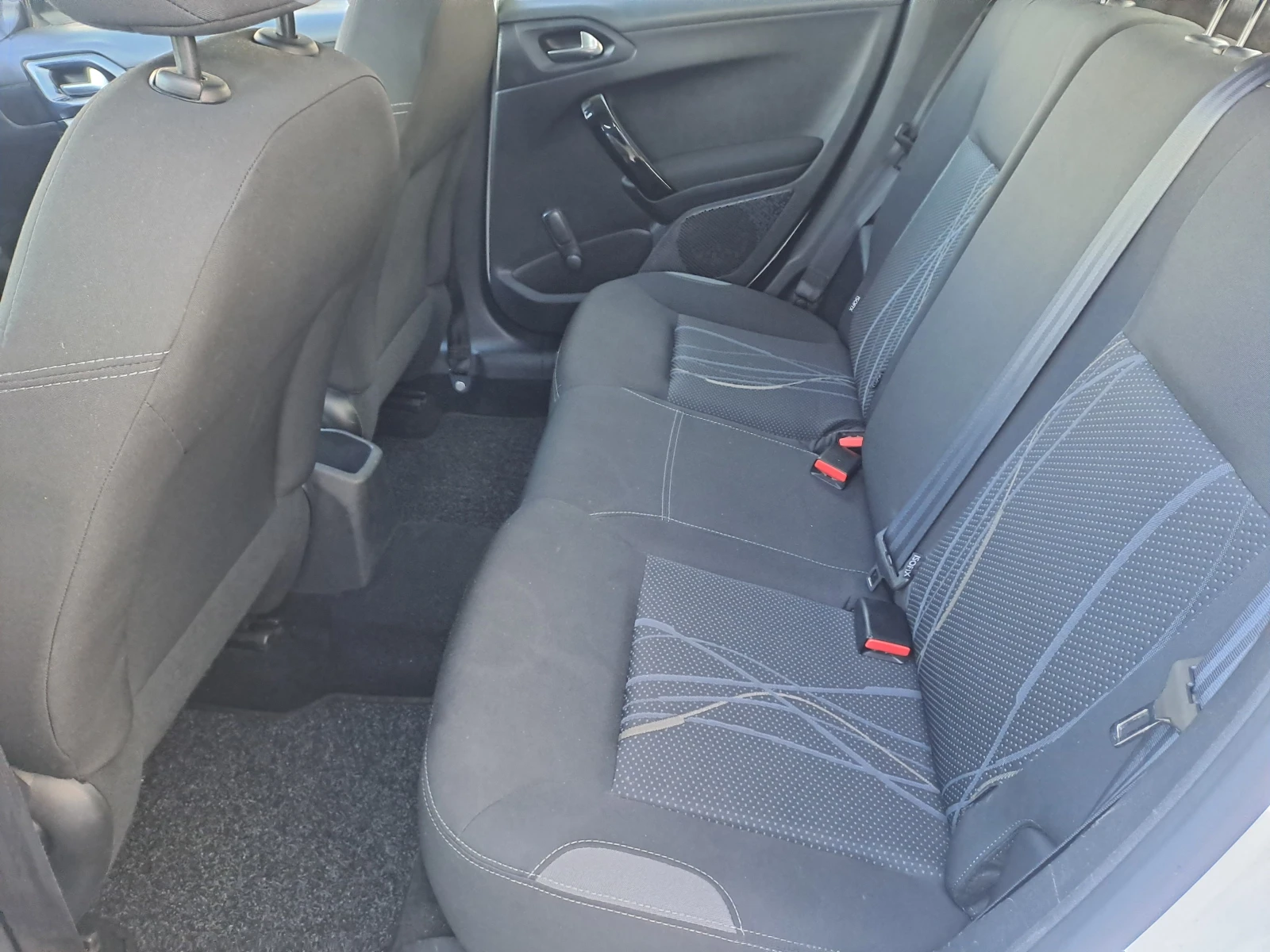 Peugeot 208 1.0 VTI | Mobile.bg � ����������� 14