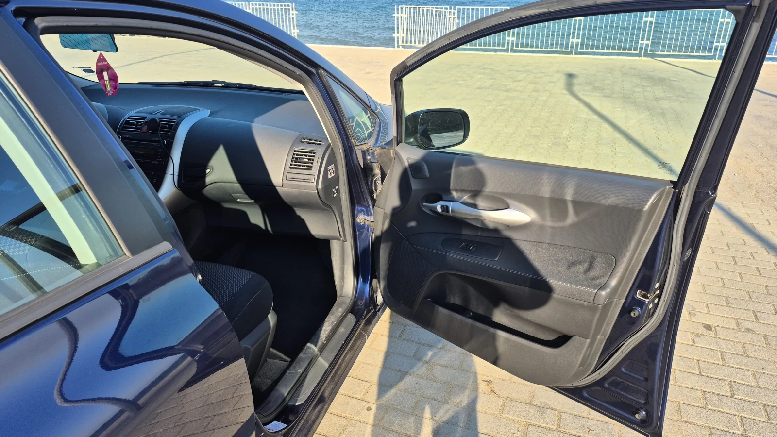 Toyota Auris Facelift 1.4 D4D , снимка 6 - Автомобили и джипове - 53710740