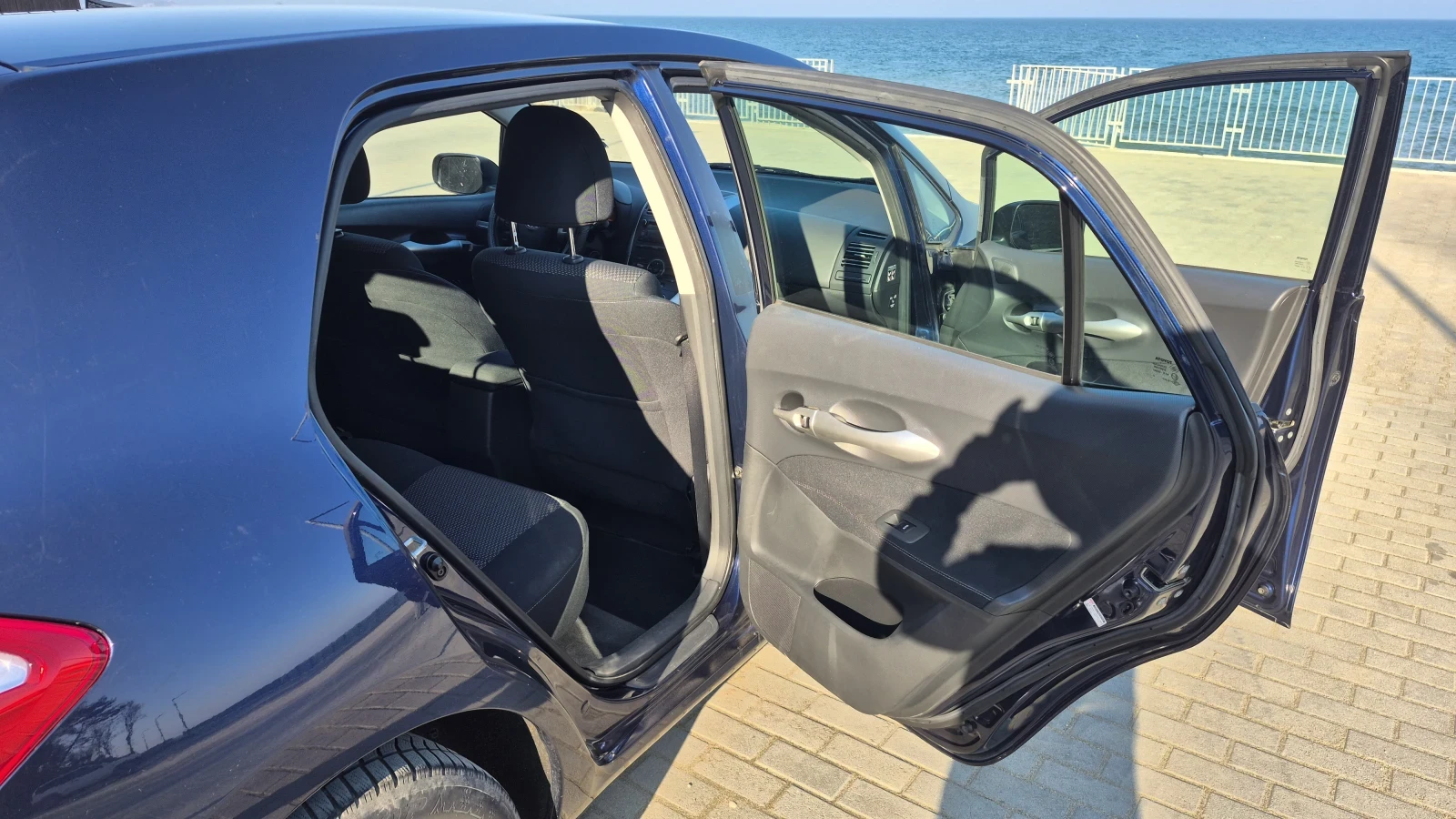 Toyota Auris Facelift 1.4 D4D , снимка 5 - Автомобили и джипове - 53710740