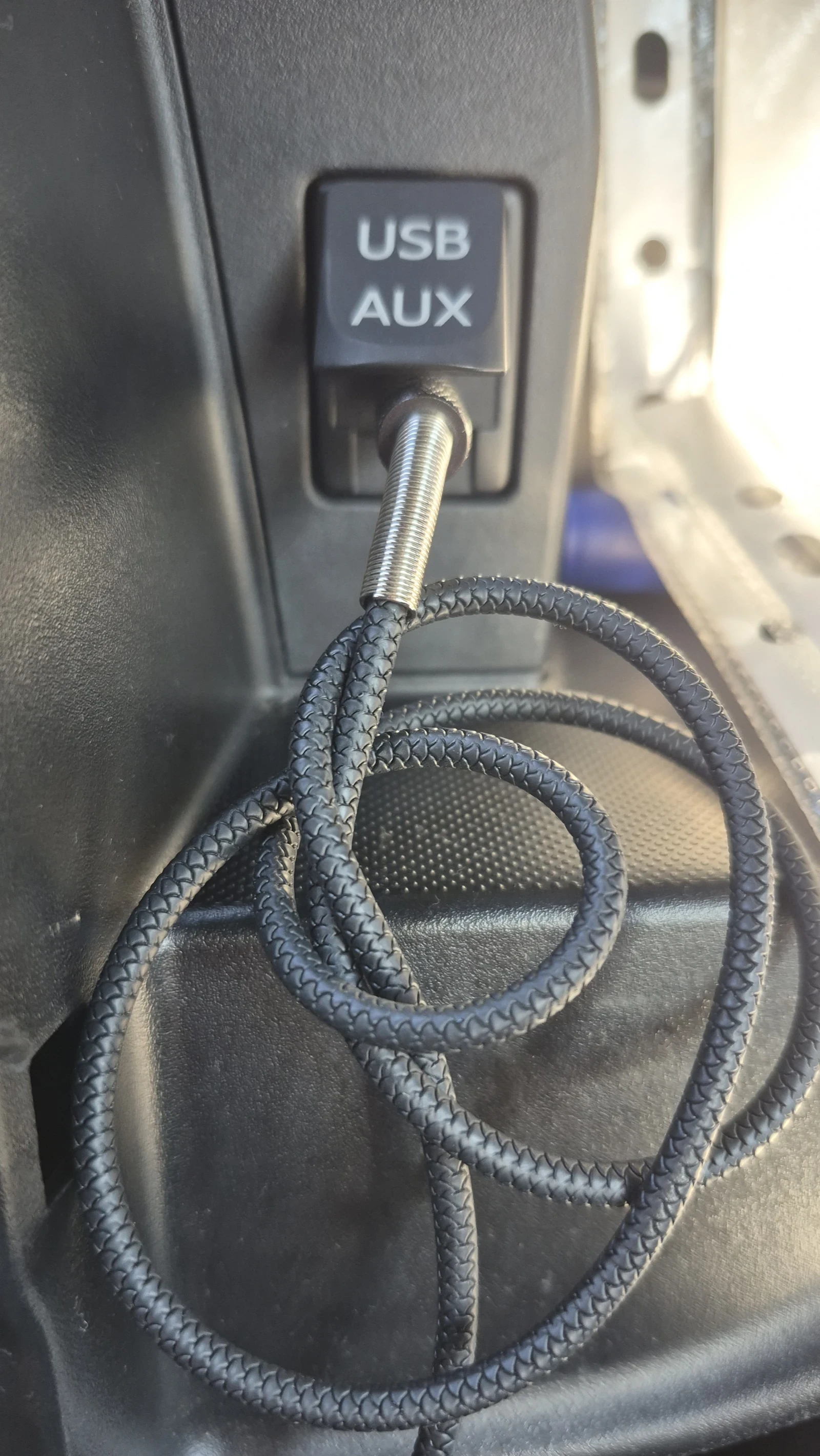 Toyota Auris Facelift 1.4 D4D , снимка 11 - Автомобили и джипове - 53710740