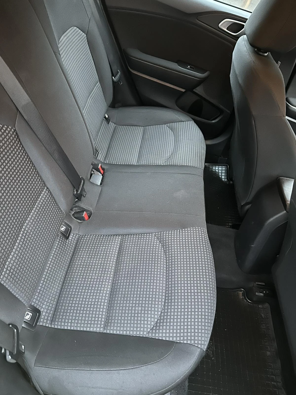 Kia Ceed 1.5 т, снимка 6 - Автомобили и джипове - 53727796