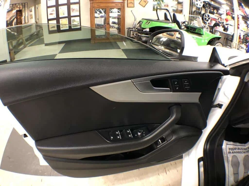 Audi A5 * АВТО КРЕДИТ* ЦЕНА ДО БГ * СЕРВИЗНА ИСТОРИЯ * , снимка 15 - Автомобили и джипове - 53862779