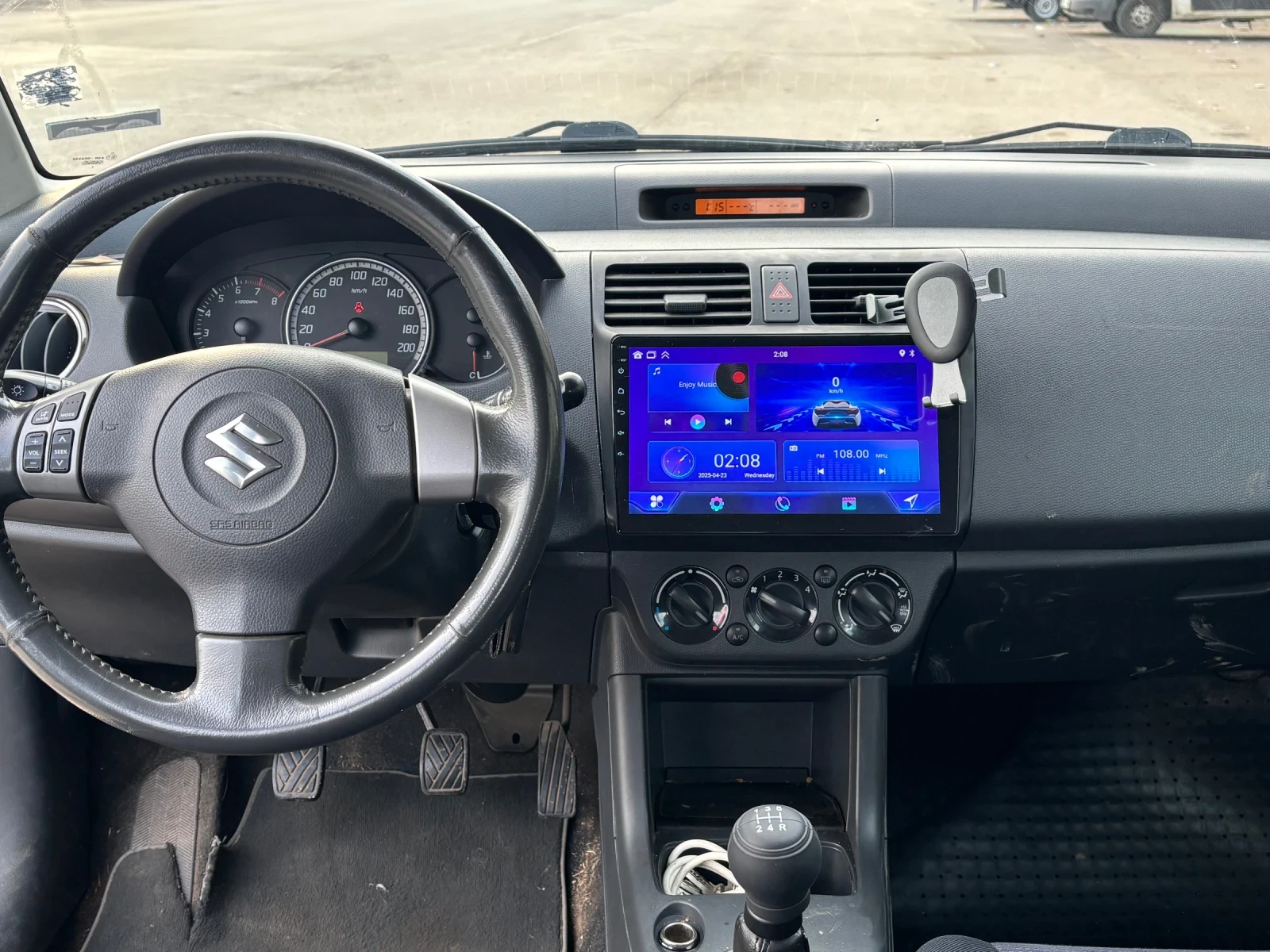 Suzuki Swift 1.3i 90 к.с, снимка 8 - Автомобили и джипове - 54057647