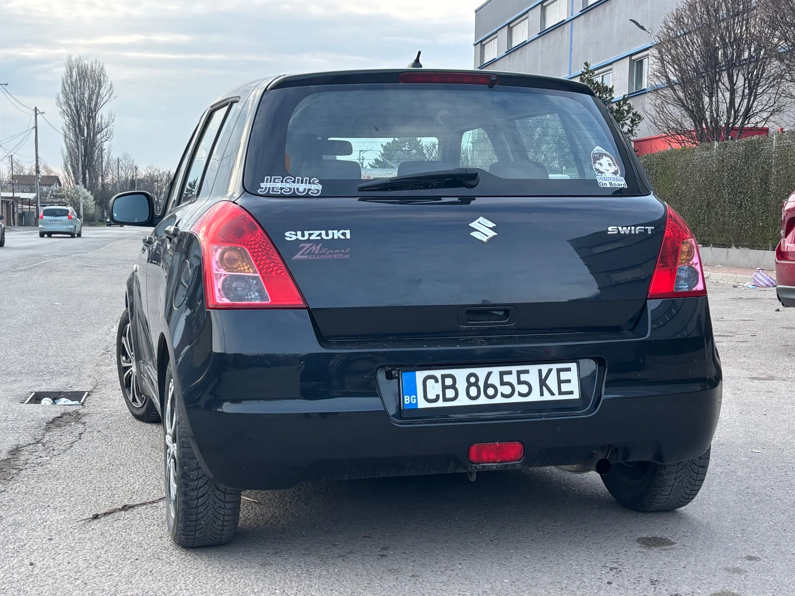 Suzuki Swift 1.3i 90 к.с, снимка 2 - Автомобили и джипове - 54057647