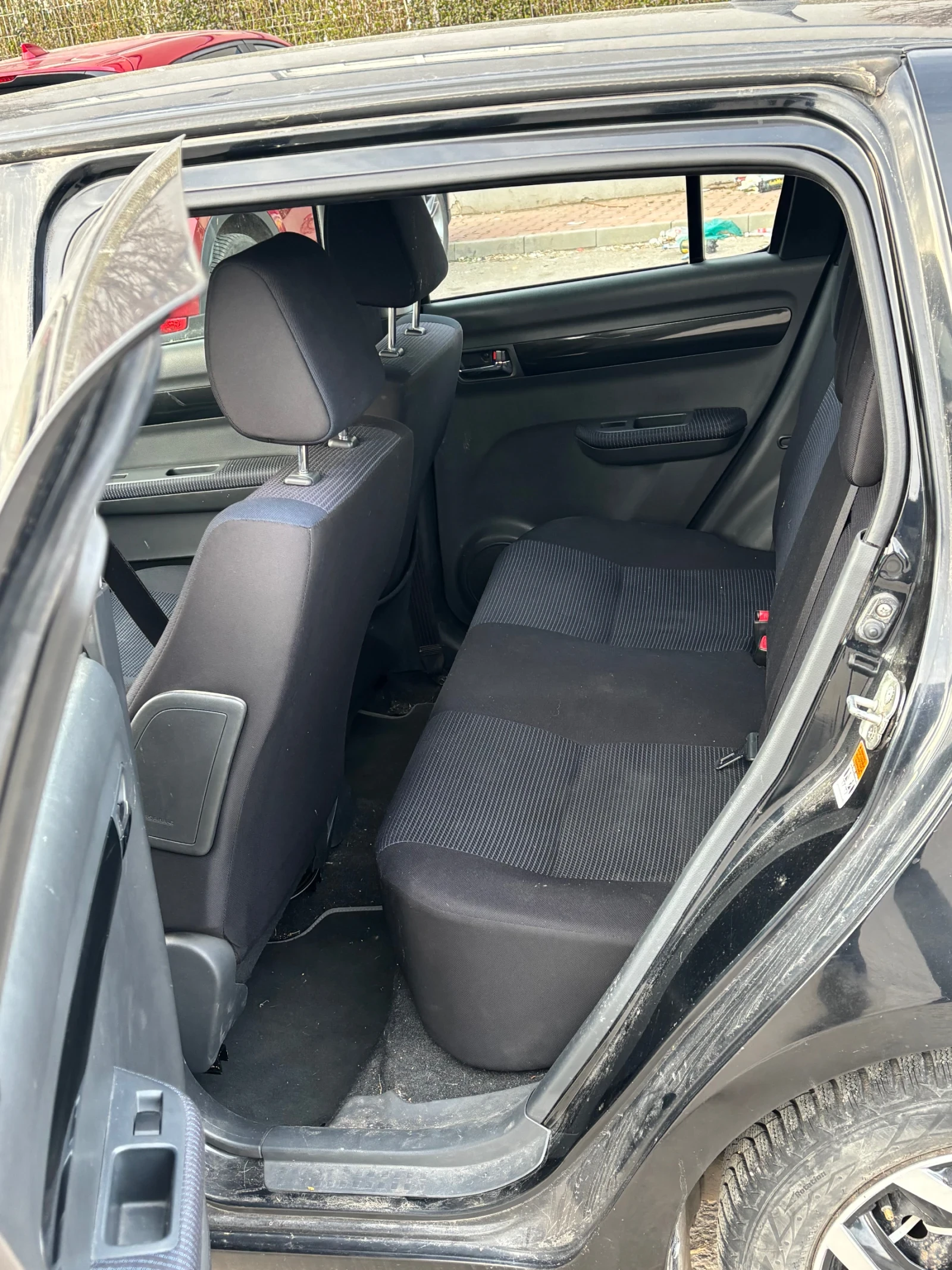 Suzuki Swift 1.3i 90 к.с, снимка 7 - Автомобили и джипове - 54057647