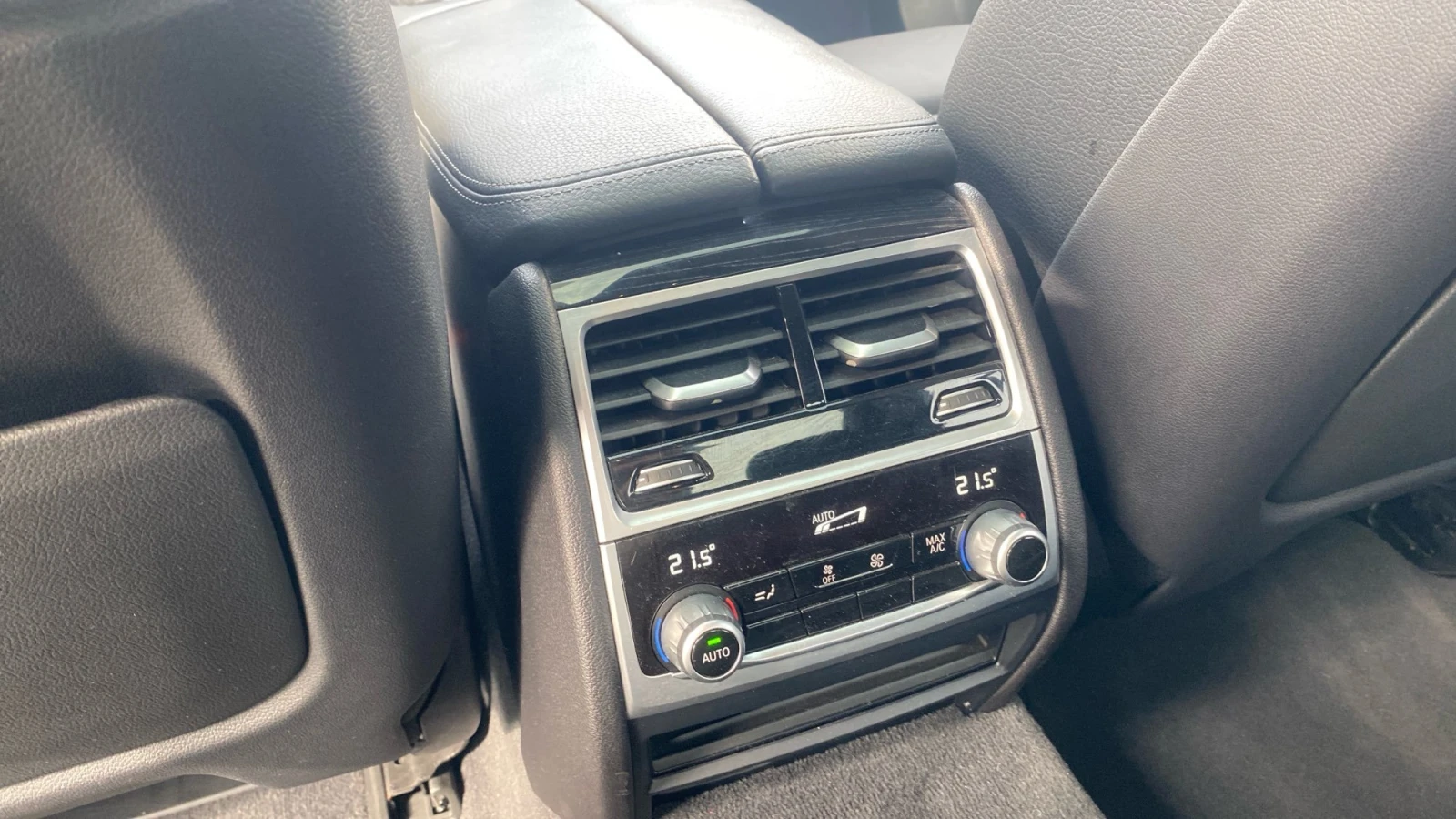 BMW 740 40D - M Sport - Head Up - Massage - B&W - Xdrive, снимка 10 - Автомобили и джипове - 54959514