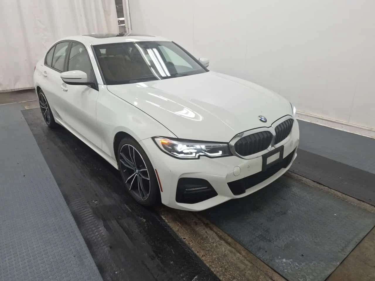 BMW 330 I XDRIVE * M ����� * CARFAX *  | Mobile.bg � ����������� 2