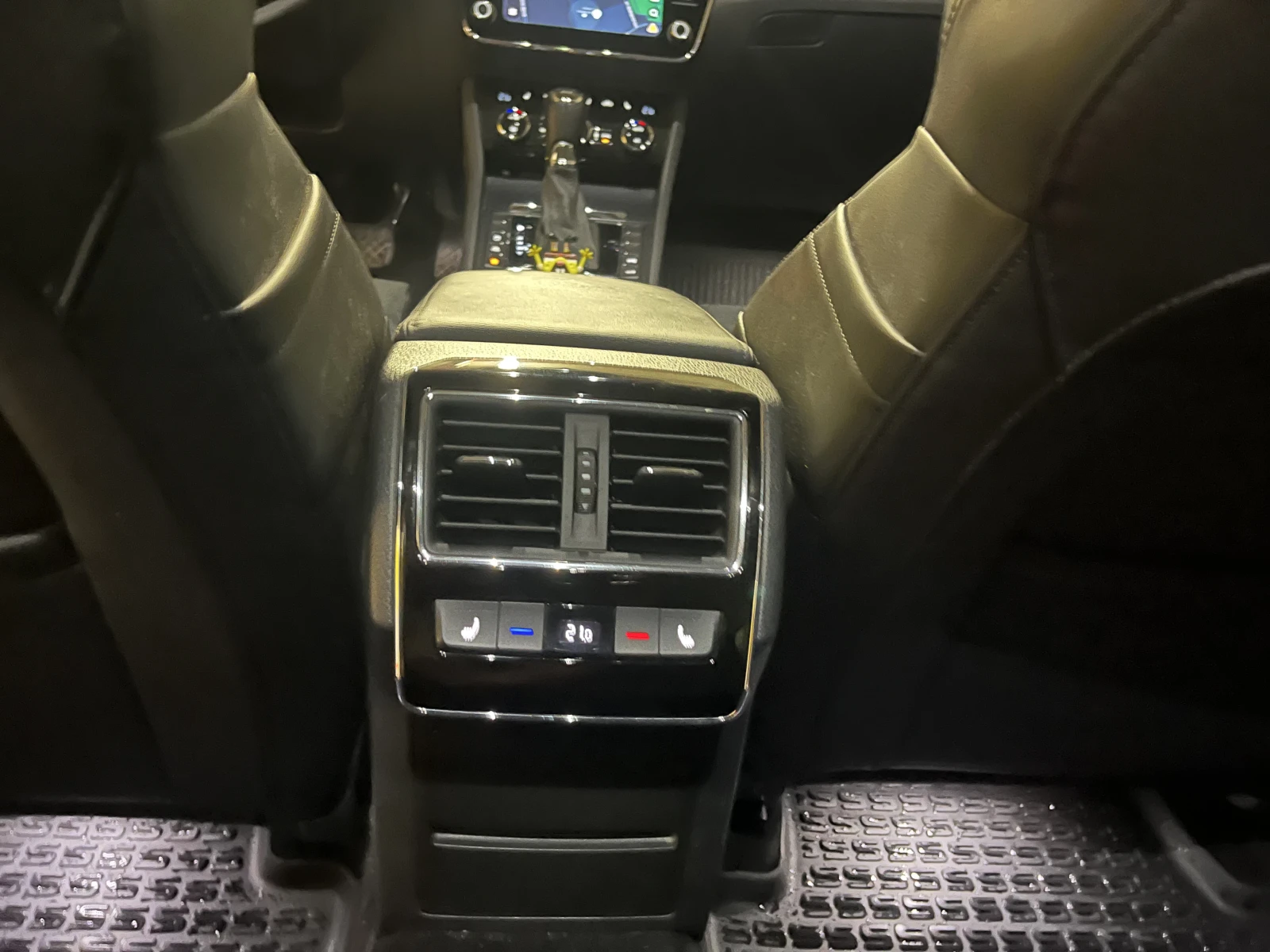 Skoda Superb 2.0 TSI 280 к.с. 4x4, снимка 9 - Автомобили и джипове - 55801462