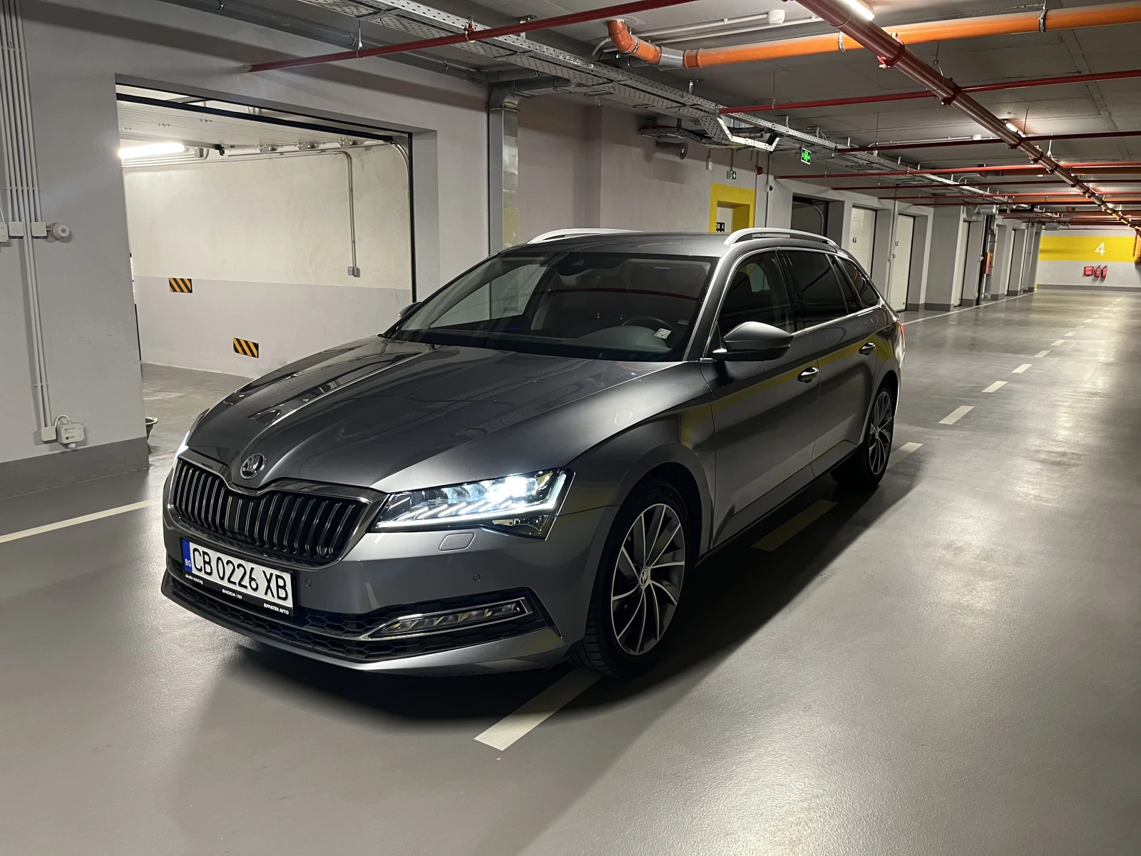 Skoda Superb 2.0 TSI 280 к.с. 4x4, снимка 2 - Автомобили и джипове - 55801462